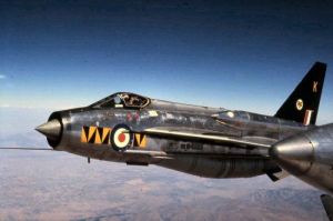 17_74-sqn-bac-lightning-f6-raf-tengah