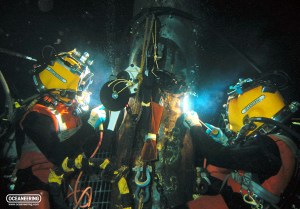 19_20111101-divers-wet-welding