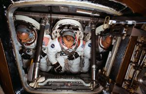 apollo588673main_S75-23430_full