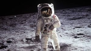 ht_apollo_11_aldrin_ll_110901_wmain